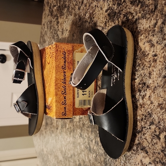 Sandals - Picture 3 of 6